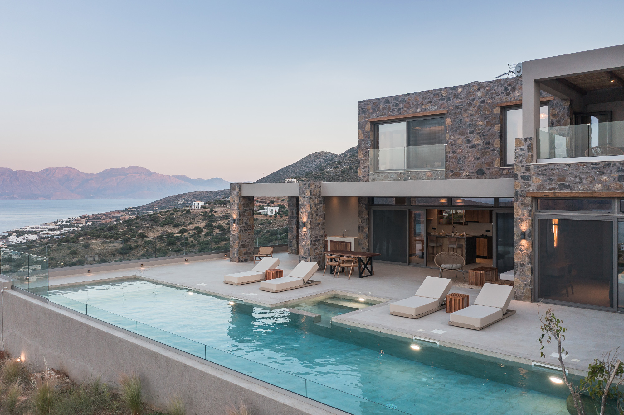 Villa Anemolithos